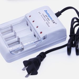 Cargador AA AAA para 4 pilas NiMH